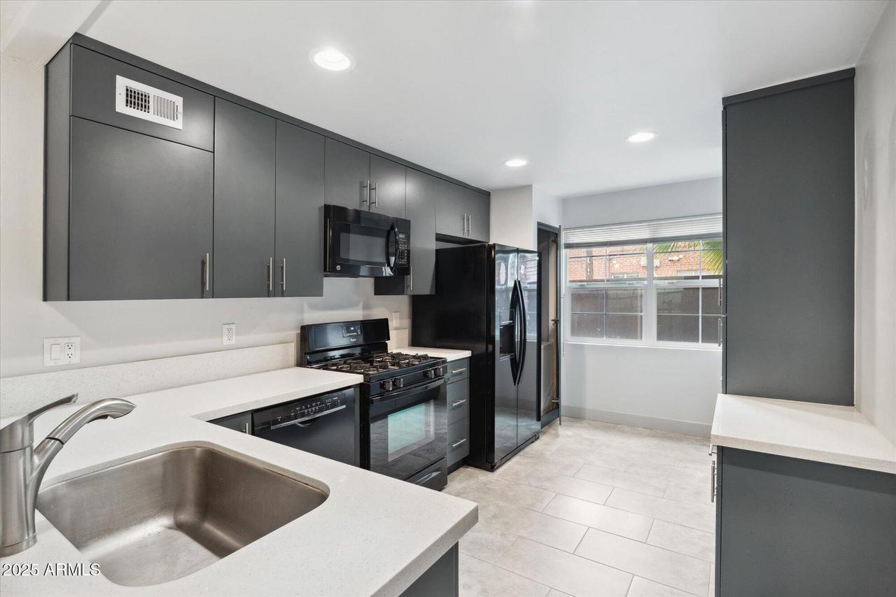 3641 N 15th Ave., Phoenix, AZ 85015