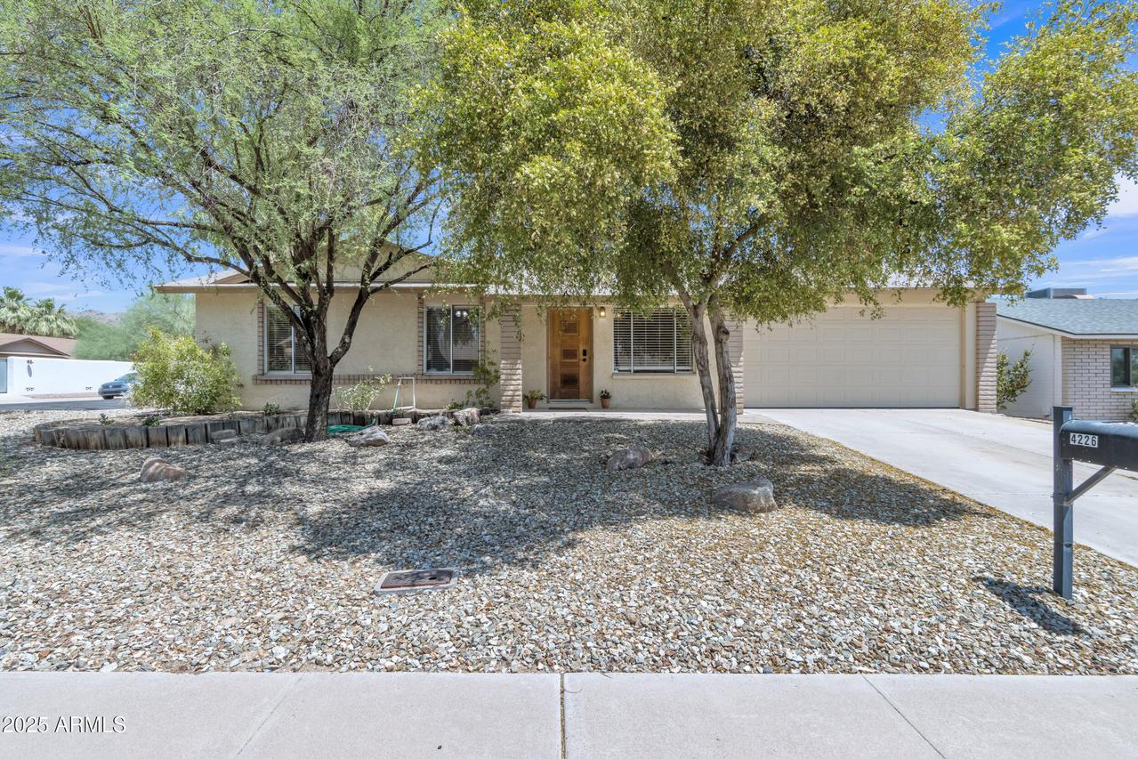 4226 E La Puente Ave., Phoenix, AZ 85044