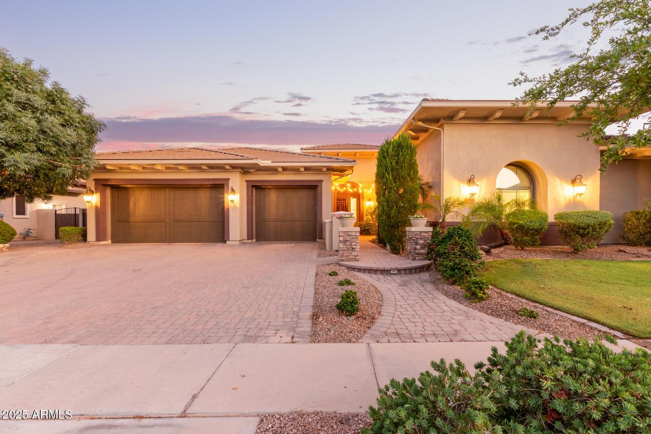 291 W Yellowstone Way, Chandler, AZ 85248