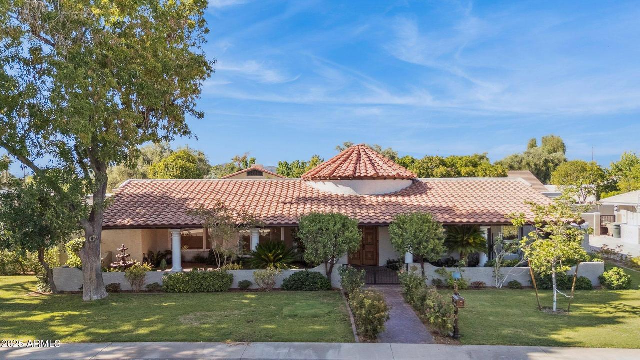 230 W Morten Ave., Phoenix, AZ 85021