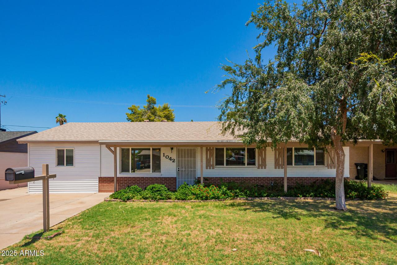 1042 E El Camino Dr., Phoenix, AZ 85020