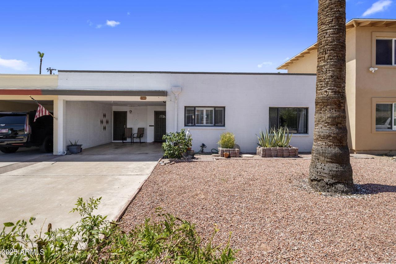 7701 E Meadowbrook Ave., Scottsdale, AZ 85251