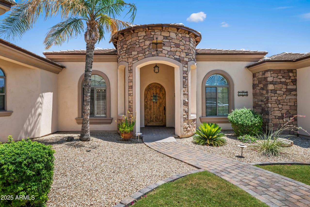 3559 E Pearl Cir., Mesa, AZ 85213