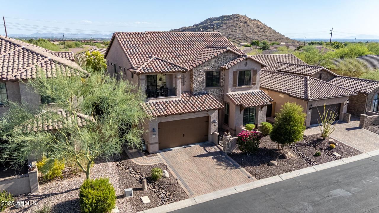 9047 E Indigo St., Mesa, AZ 85207