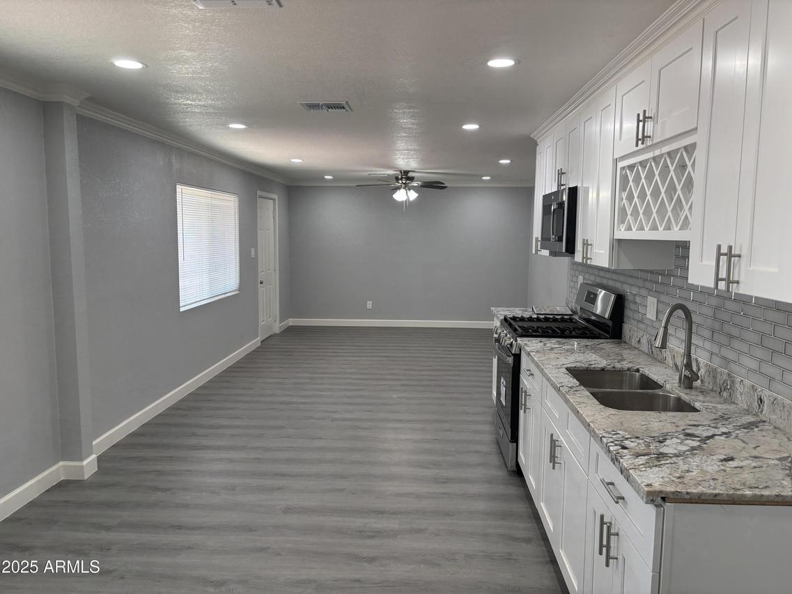 2752 W Minnezona Ave., Phoenix, AZ 85017