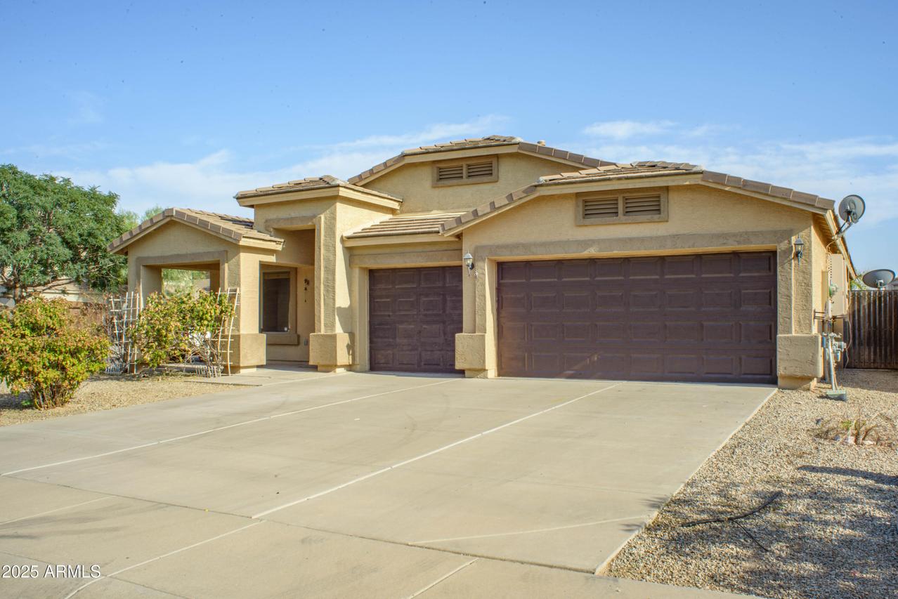 10717 E Cliffrose Ln., Florence, AZ 85132