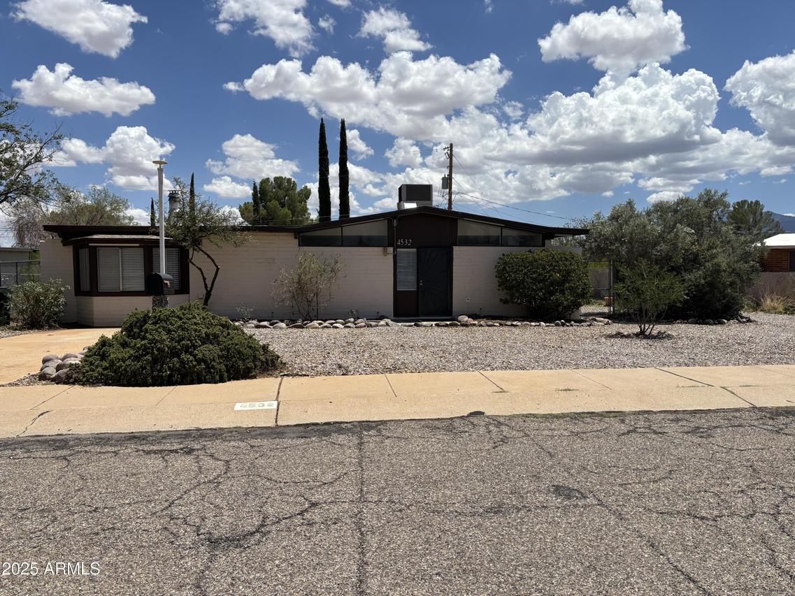 4532 Aspen Dr, Sierra Vista, AZ 85635