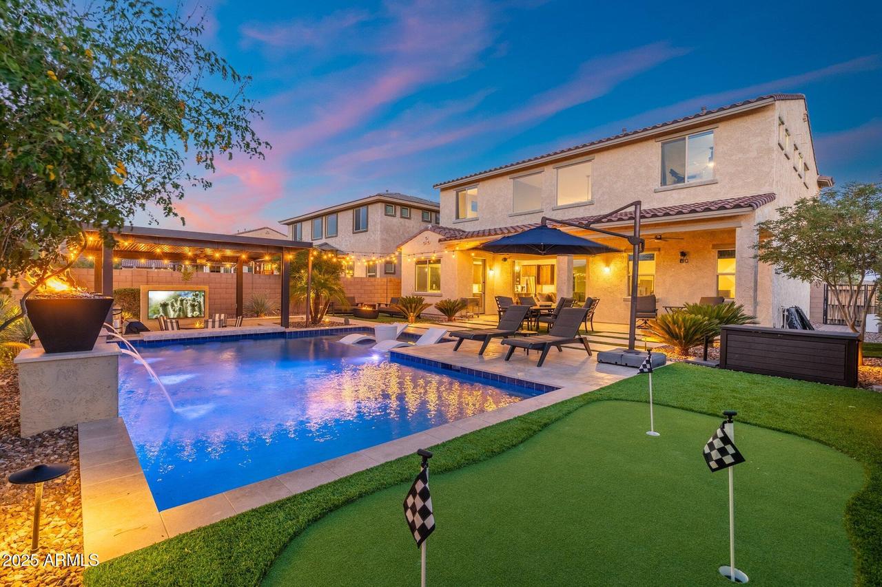 110 E Pasaro Dr., Phoenix, AZ 85085