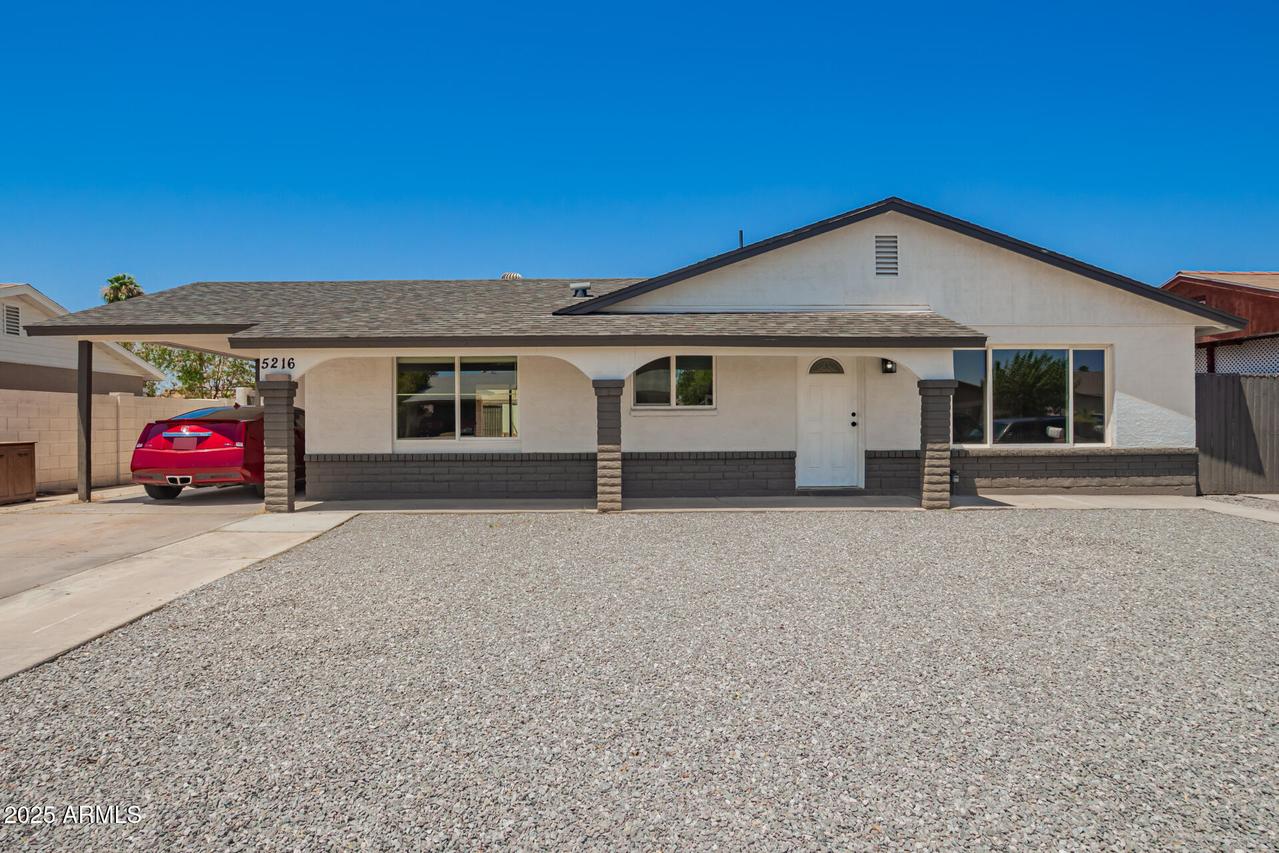 5216 W Holly St., Phoenix, AZ 85035