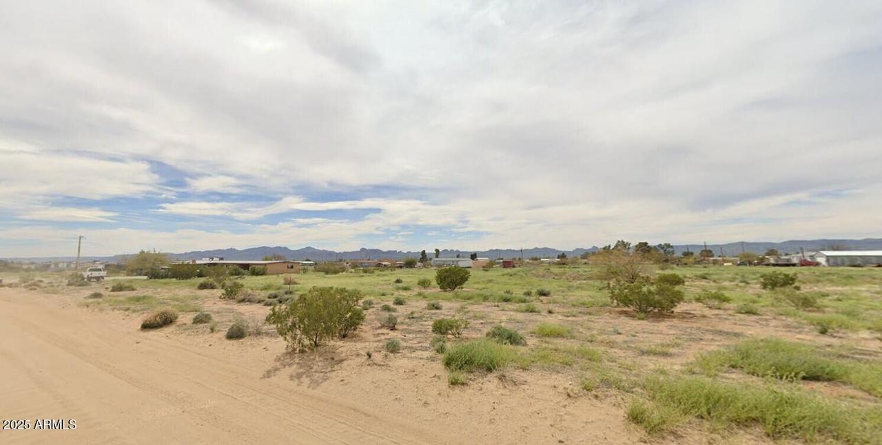 3687 N Mobile Rd. #226, Golden Valley, AZ 86413