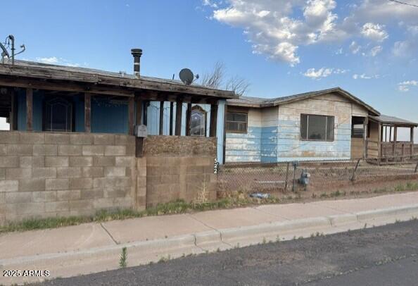 522 James Ave., Winslow, AZ 86047
