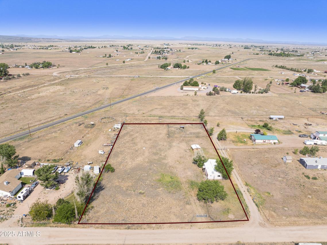 25050 N Larita Rd., Paulden, AZ 86334