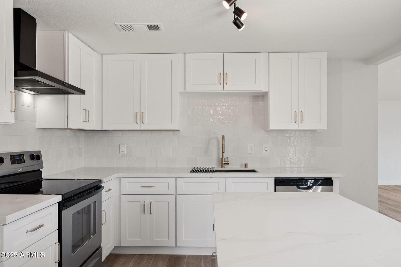 1645 N 73rd Dr., Phoenix, AZ 85035