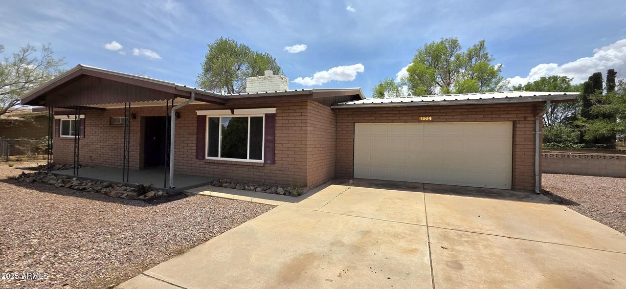 1004 E Mescal Dr., Pearce, AZ 85625