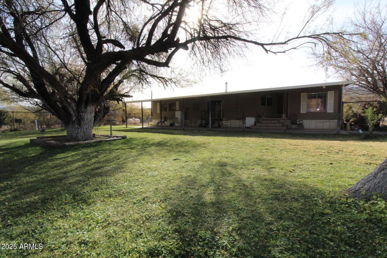 9213 E Creeks Ln., Winkelman, AZ 85192