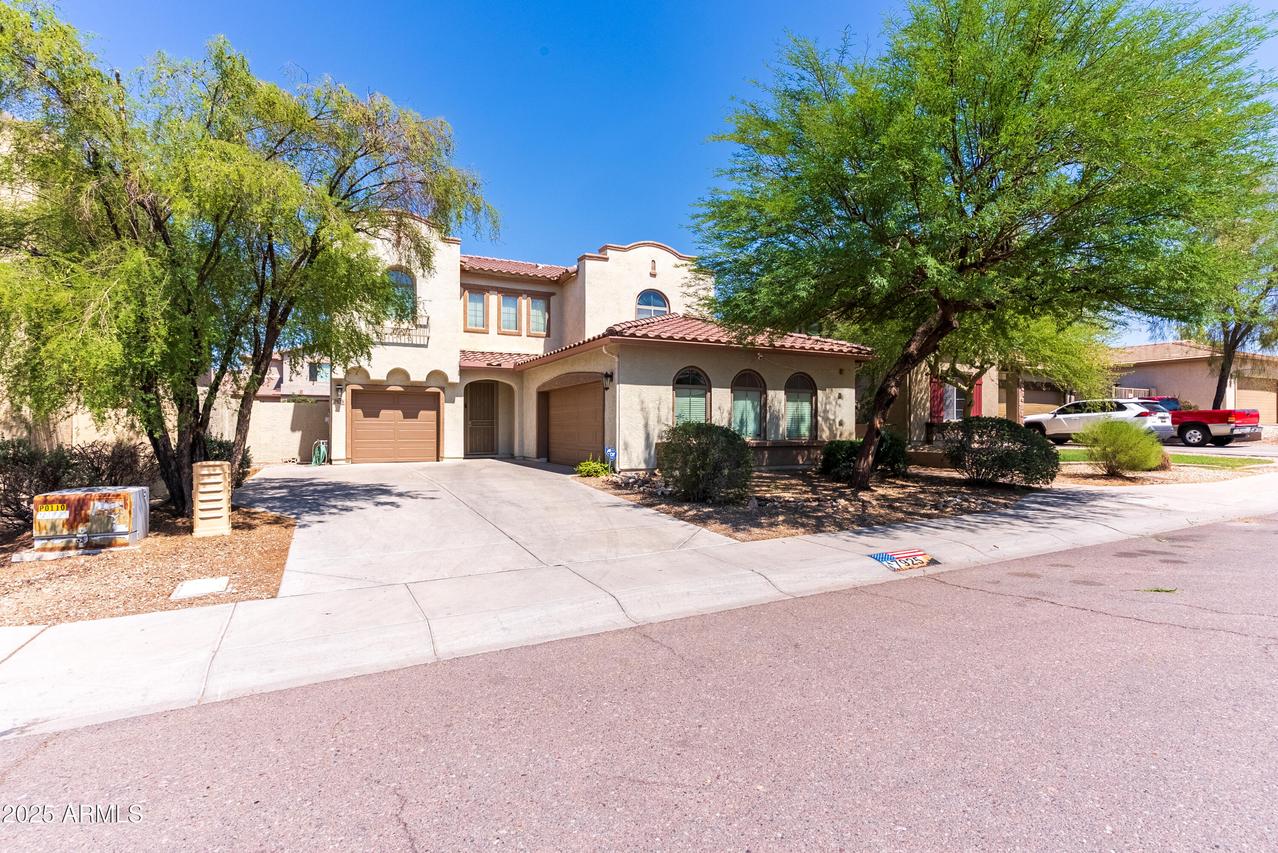 7925 S 52nd Dr., Laveen, AZ 85339
