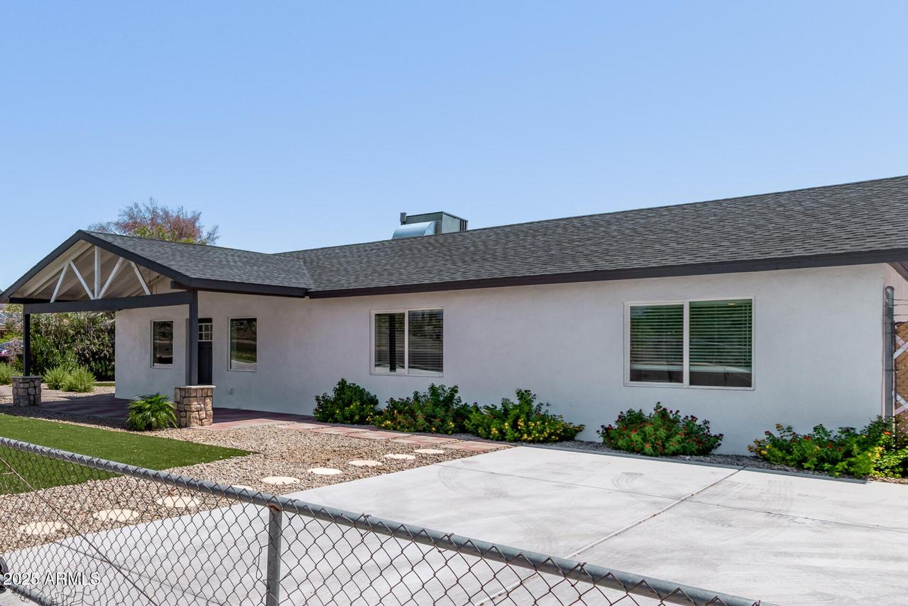 9845 N 15th Ave., Phoenix, AZ 85021