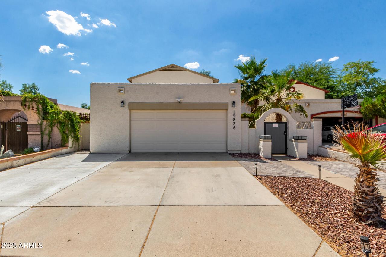 19826 N 8th Pl., Phoenix, AZ 85024