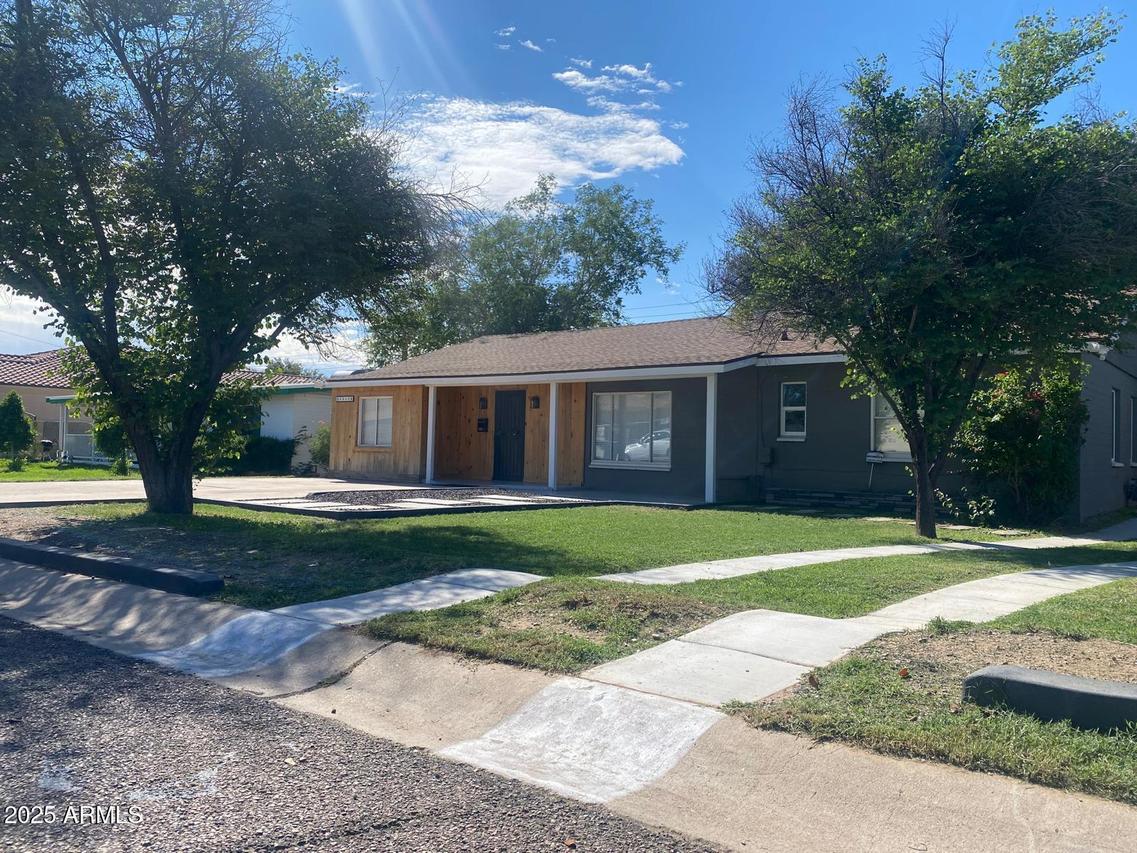 6842 N 14th St., Phoenix, AZ 85014