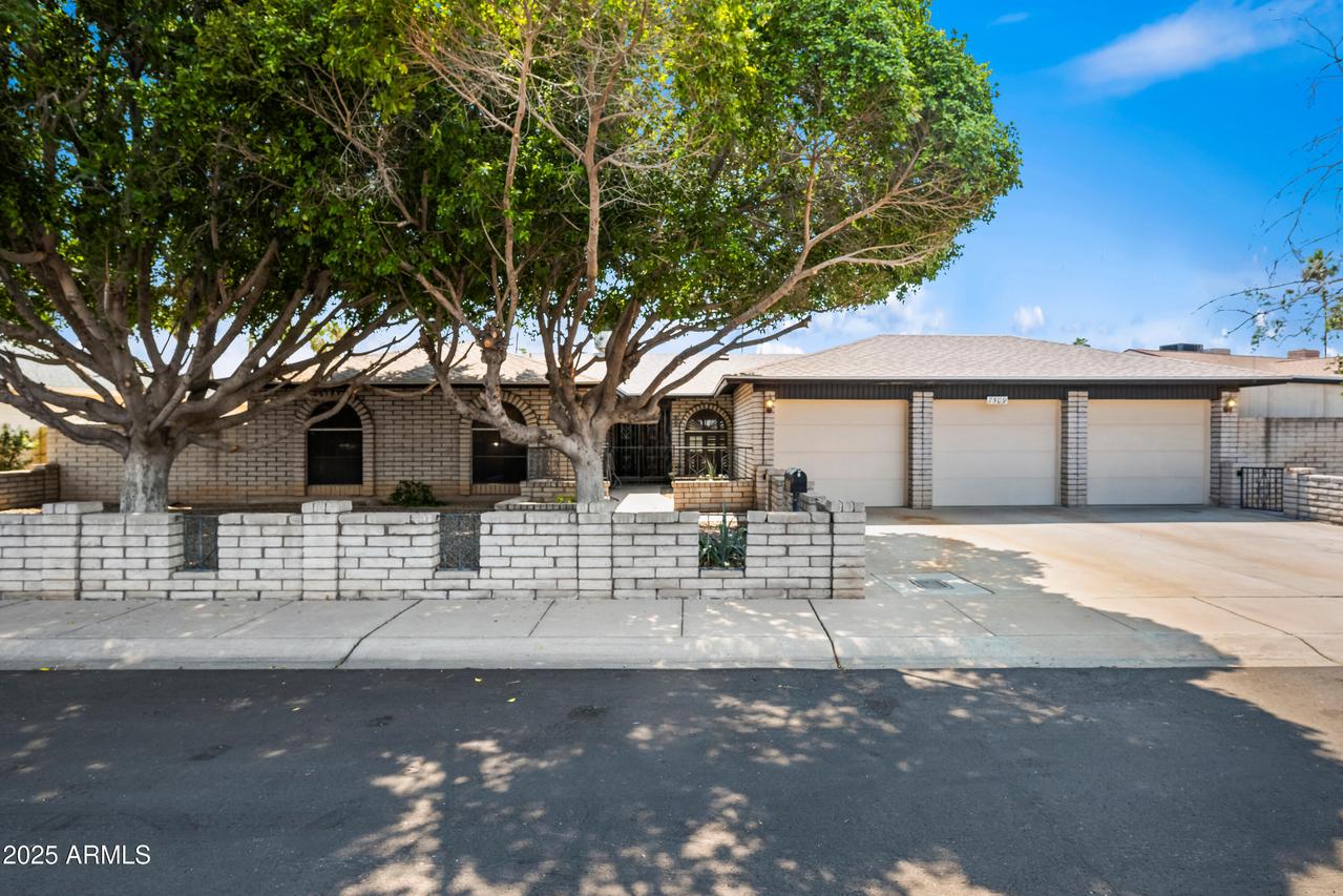 7509 N 46th Dr., Glendale, AZ 85301