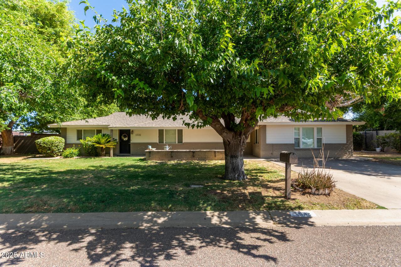 1532 W Loma Ln., Phoenix, AZ 85021