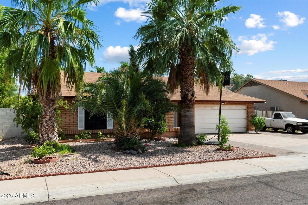 143 W Michelle Dr., Phoenix, AZ 85023