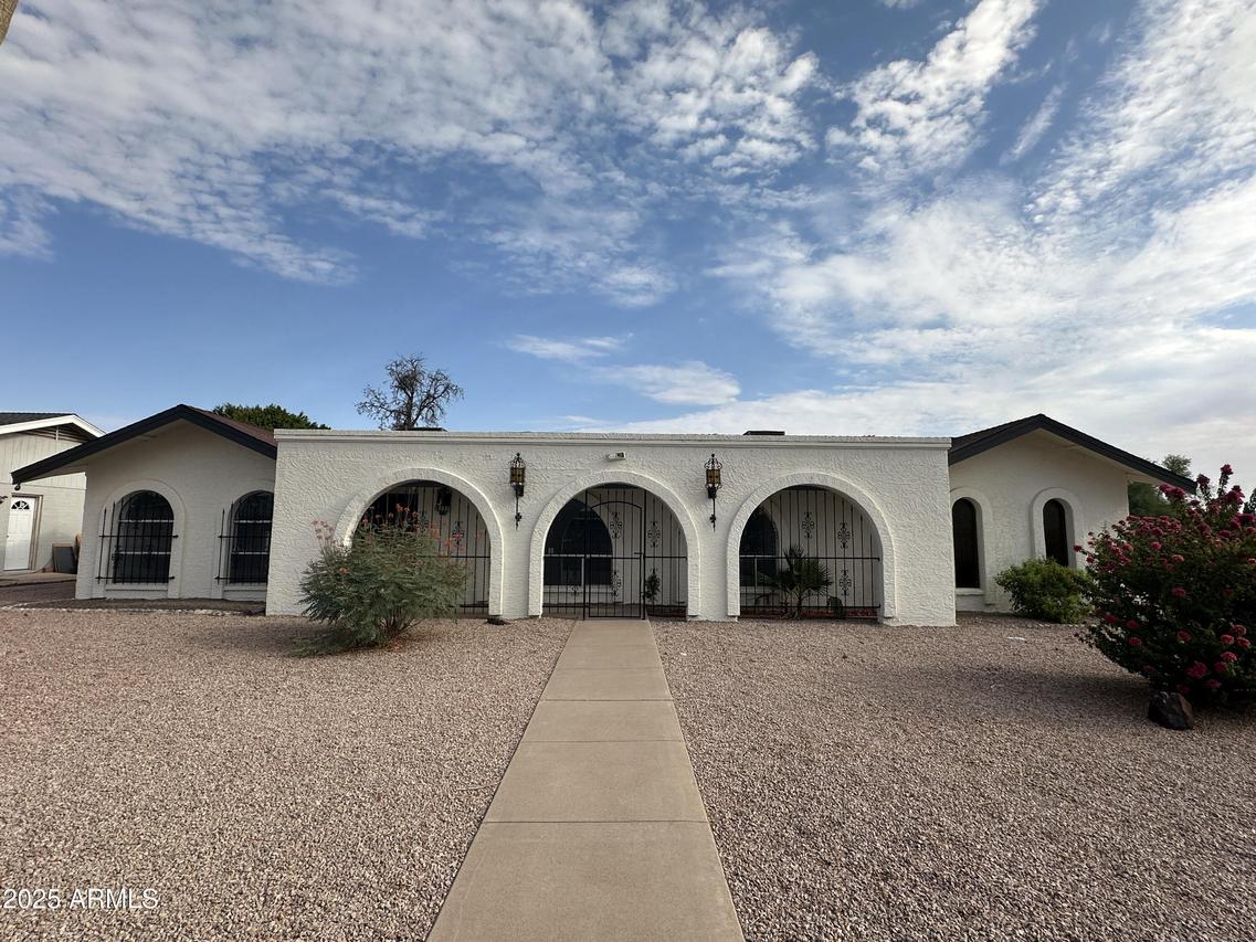 2407 E Encanto St., Mesa, AZ 85213