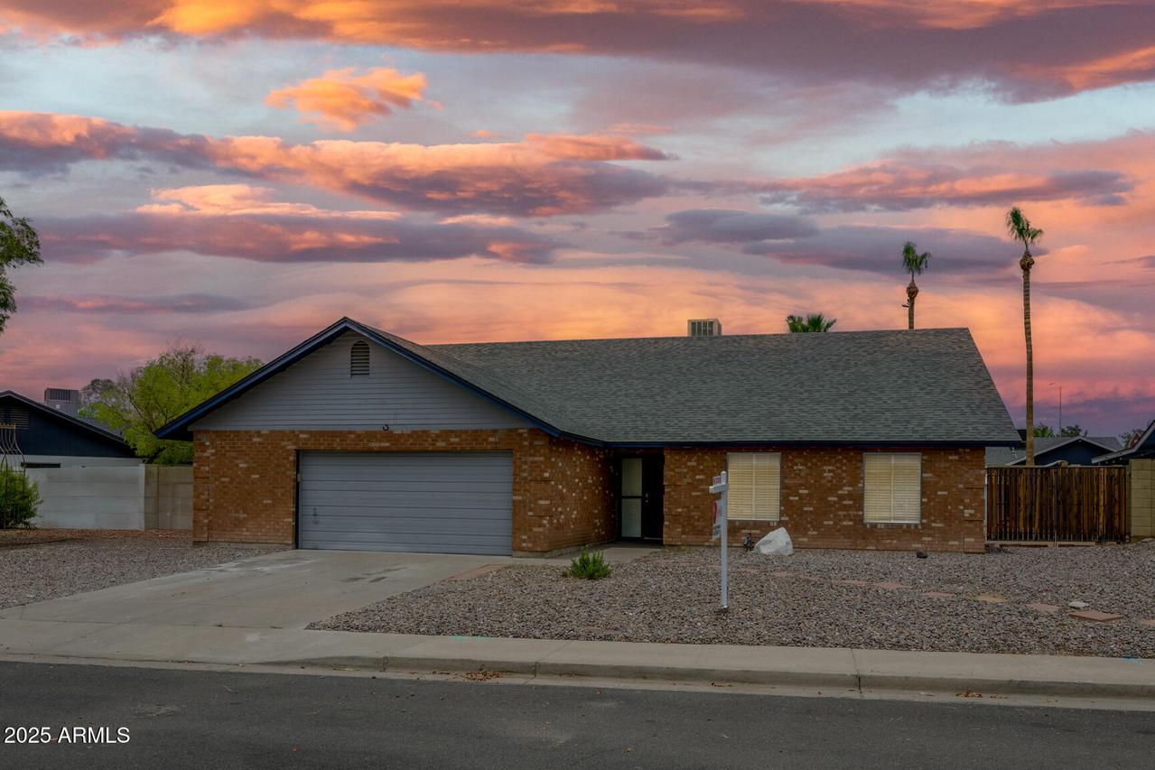 6348 E Fairfield St., Mesa, AZ 85205