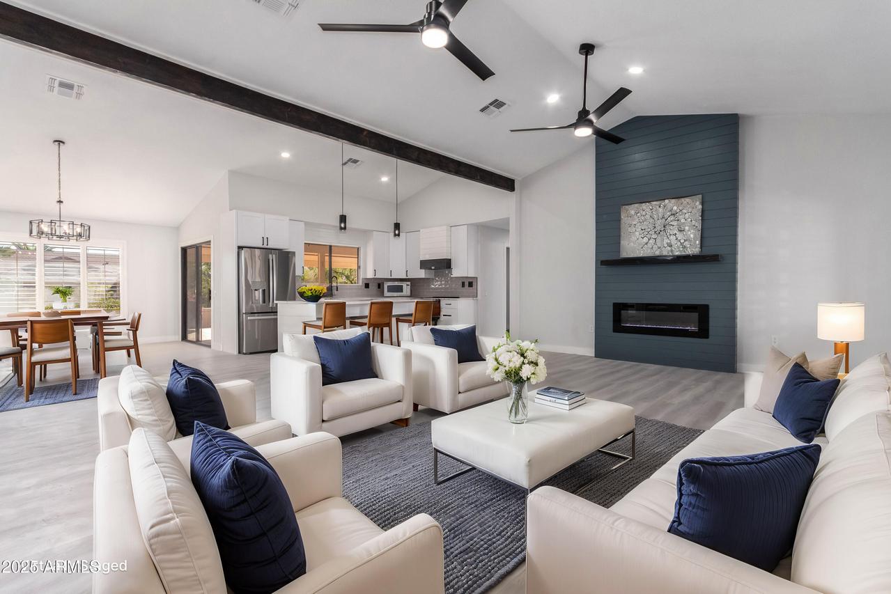 13903 W Gable Hill Dr., Sun City West, AZ 85375