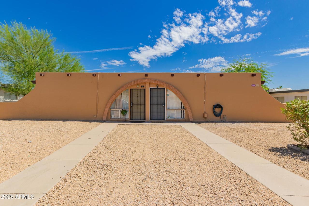 1319 E Vista Ave., Phoenix, AZ 85020