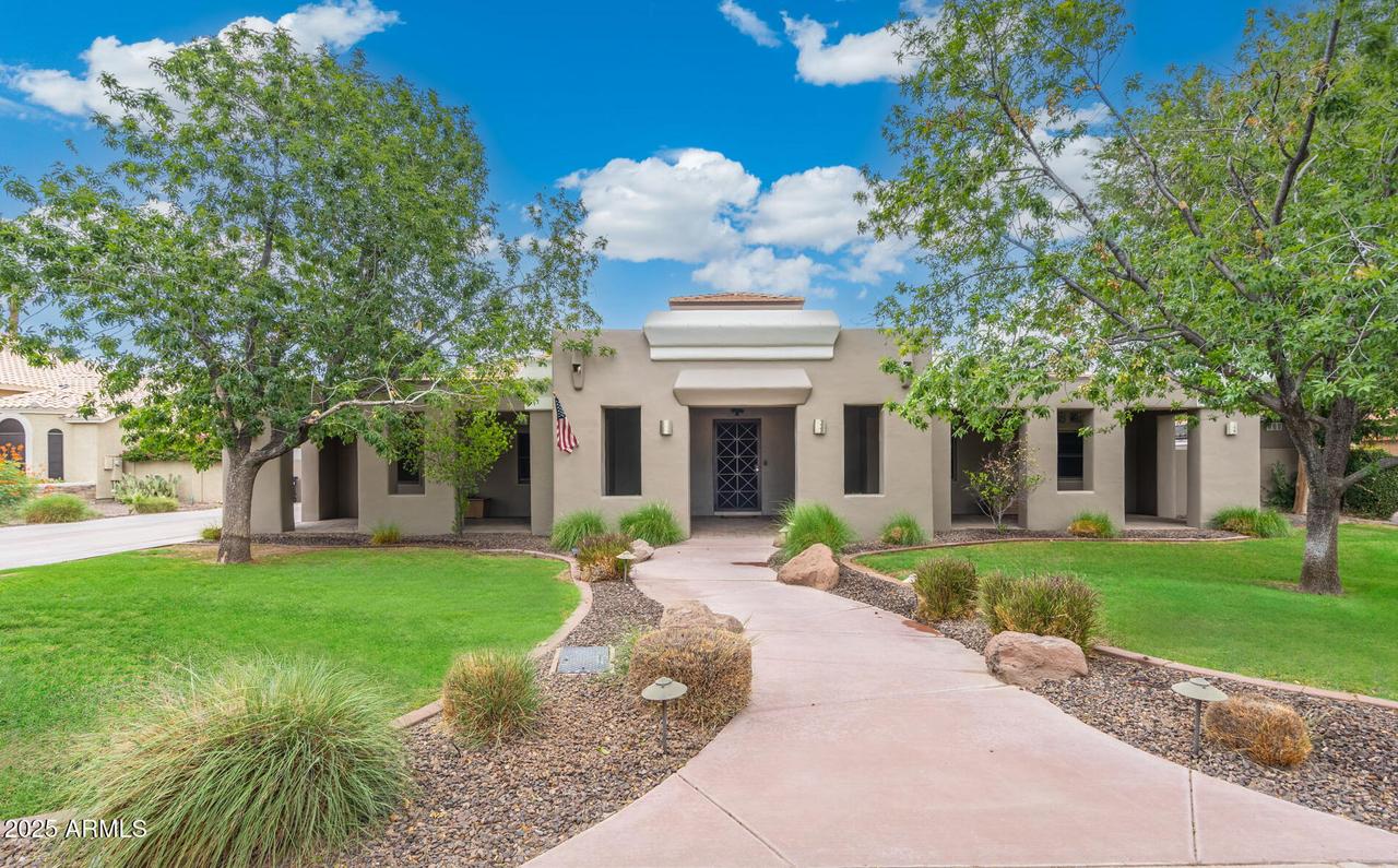 9433 S Stanley Pl., Tempe, AZ 85284