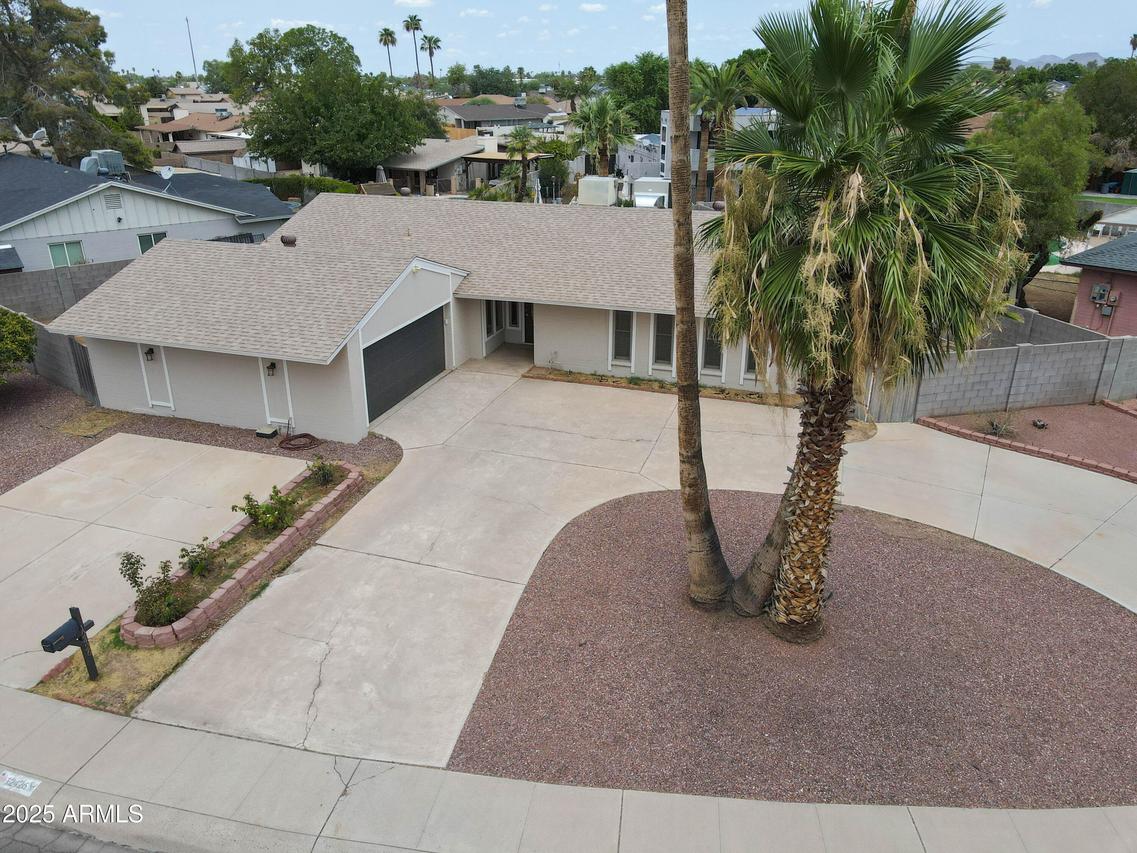 12426 N Columbine Dr., Phoenix, AZ 85029
