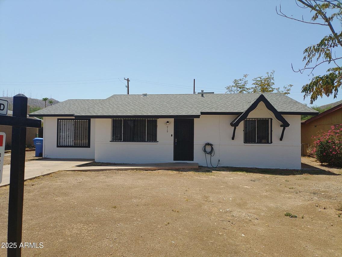919 W Piedmont Rd., Phoenix, AZ 85041