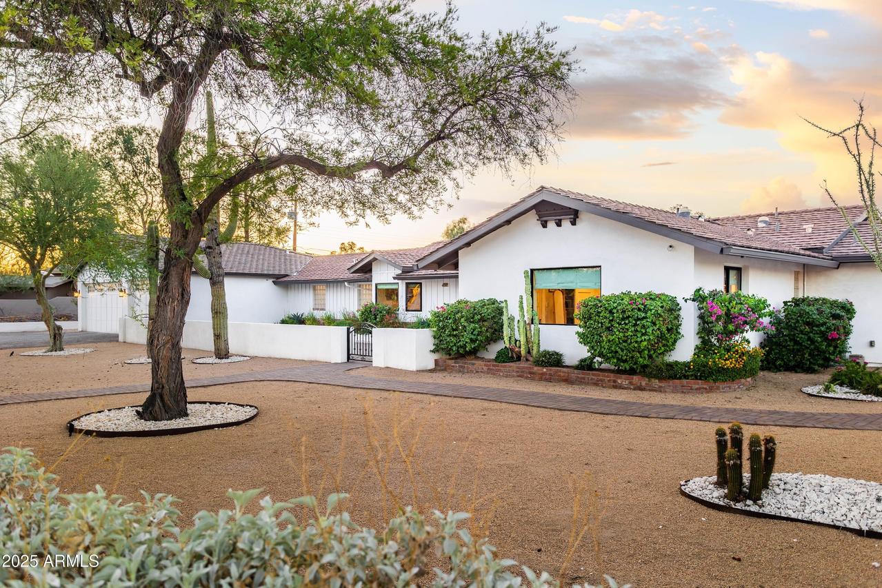 4142 E Stanford Dr., Phoenix, AZ 85018