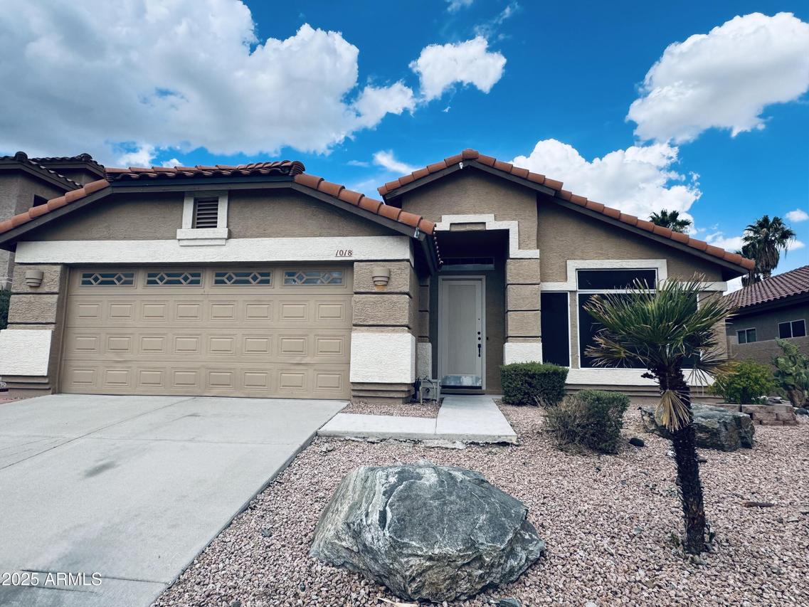 1018 E Hiddenview Dr., Phoenix, AZ 85048