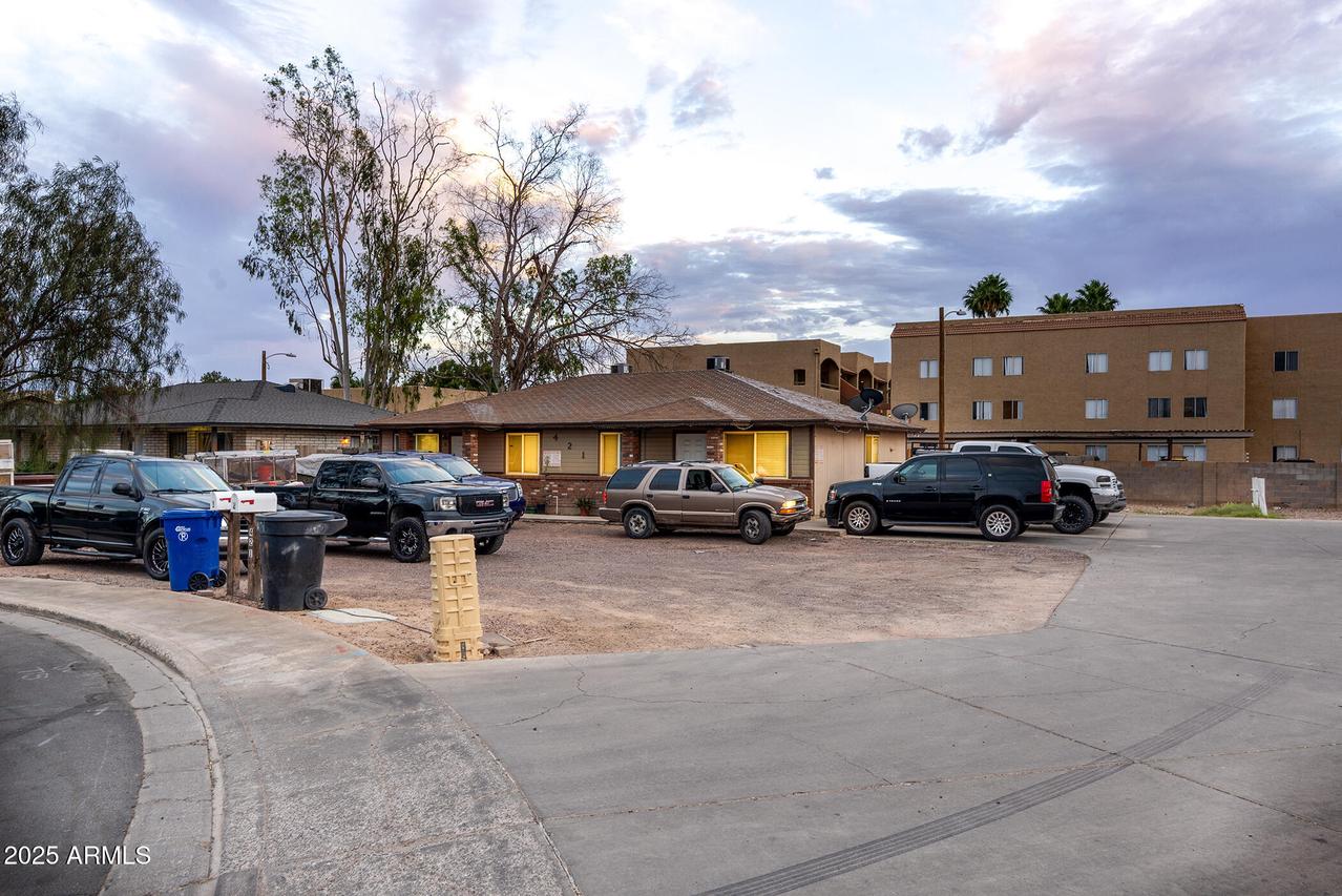 421 E 6th Dr., Mesa, AZ 85204