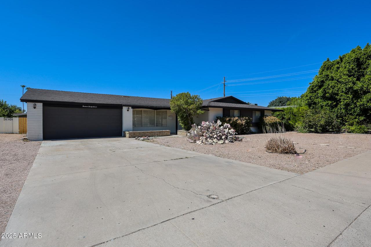 1327 W Dunlap Ave., Phoenix, AZ 85021