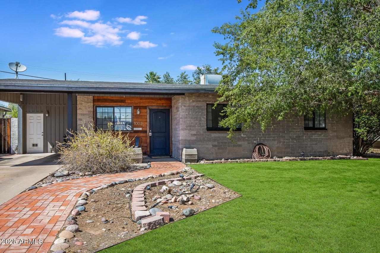 1002 W Indianola Ave., Phoenix, AZ 85013