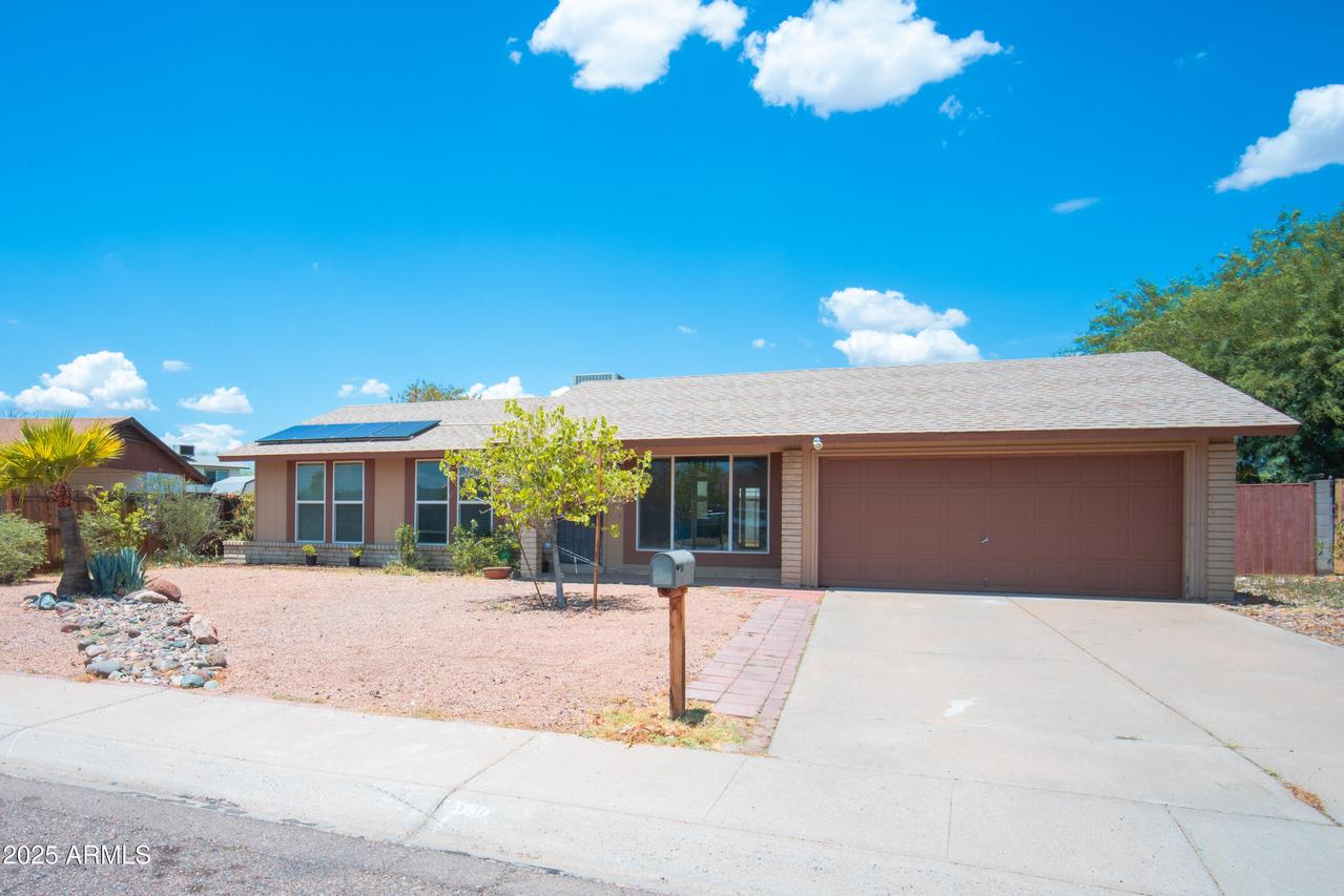1480 W Montoya Ln., Phoenix, AZ 85027
