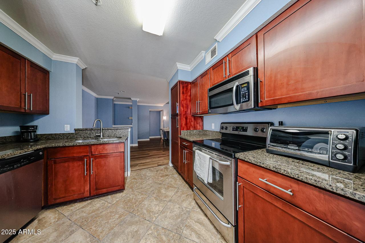 2025 E Campbell Ave. #327, Phoenix, AZ 85016
