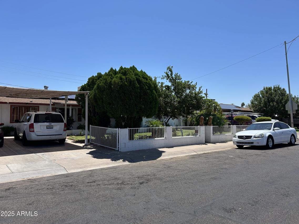 3317 N 80th Ave., Phoenix, AZ 85033