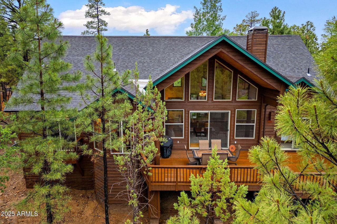 141 S Cliffrose Ln., Show Low, AZ 85901