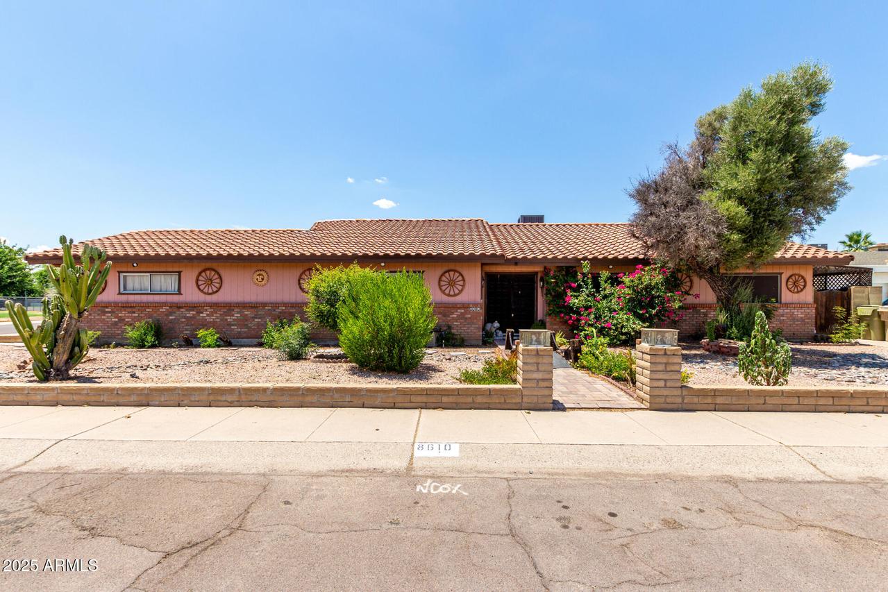 8610 N 48th Ln., Glendale, AZ 85302