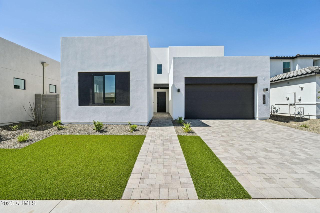 7950 W Griswold Rd., Peoria, AZ 85345