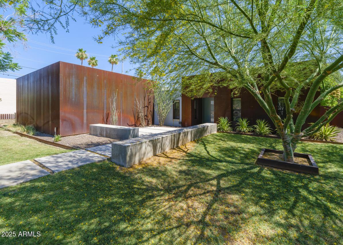 513 E Rose Ln., Phoenix, AZ 85012