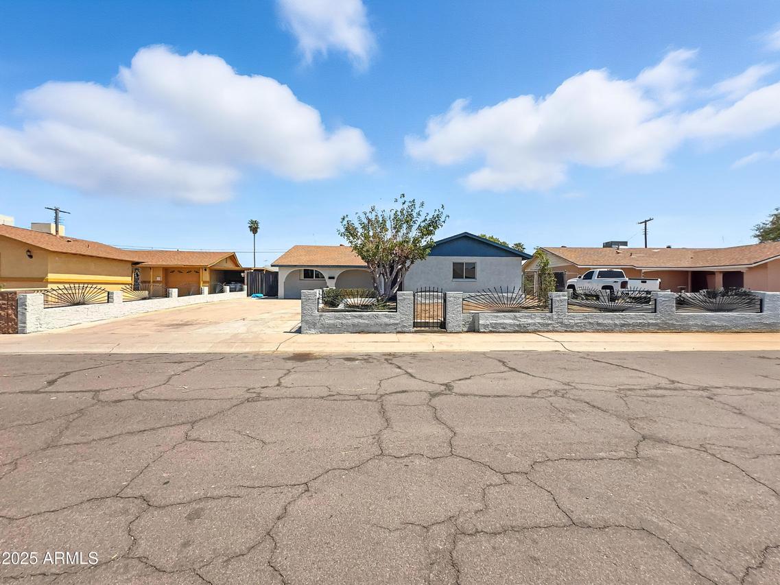 4460 W Avalon Dr., Phoenix, AZ 85031