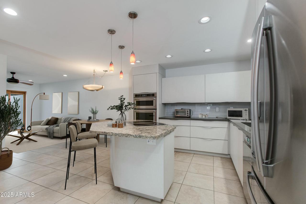 5333 N Las Casitas Pl., Phoenix, AZ 85016
