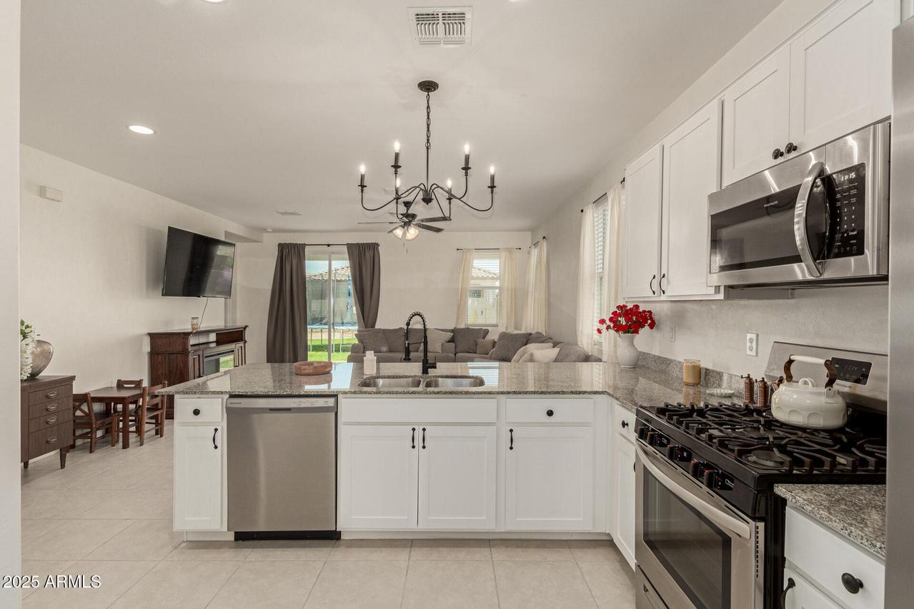 9330 W Getty Dr., Tolleson, AZ 85353