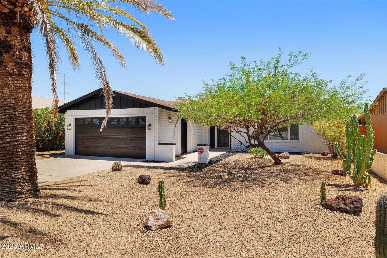 811 E Brown St., Phoenix, AZ 85020