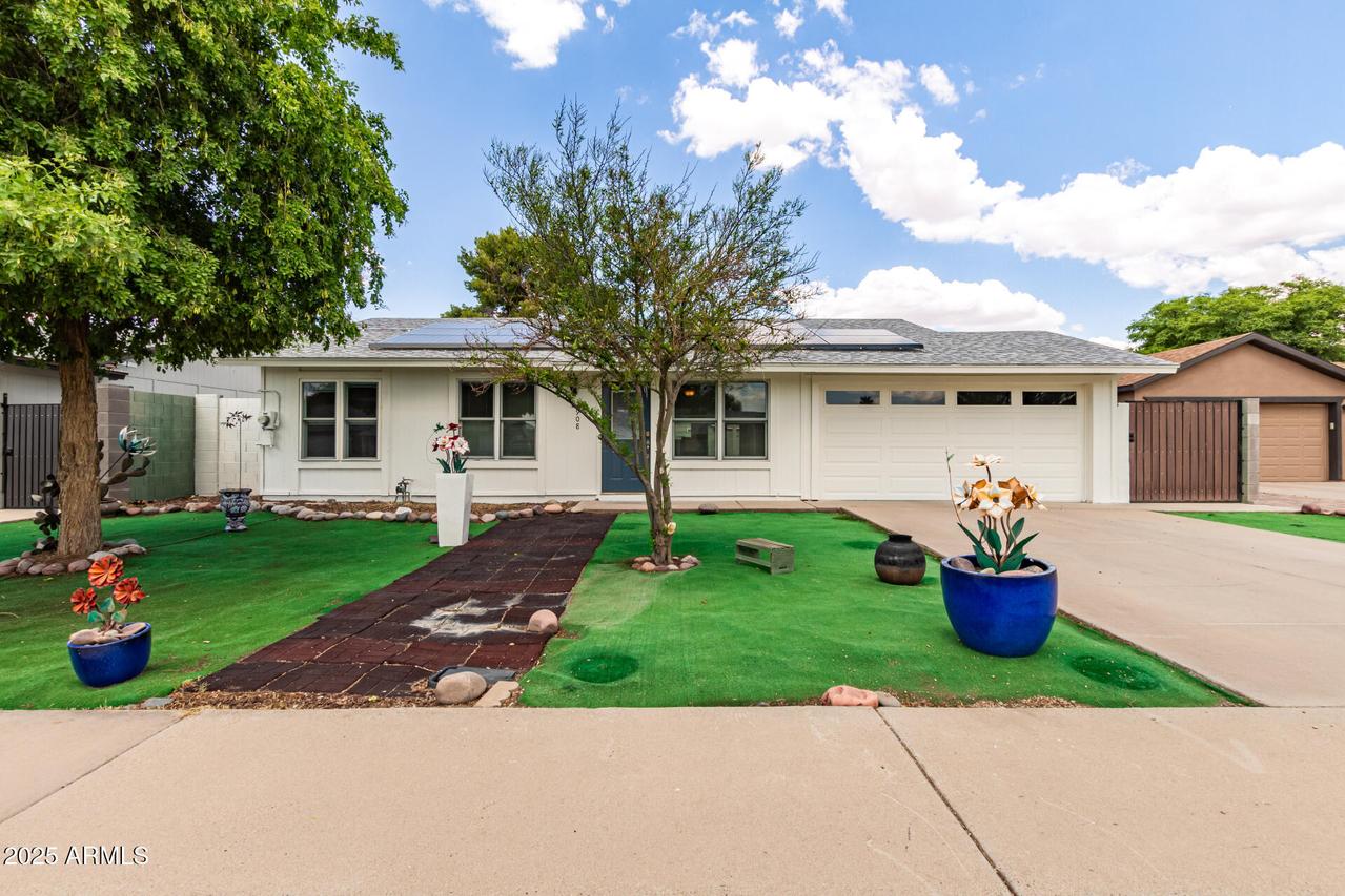 2908 E Michelle Dr., Phoenix, AZ 85032